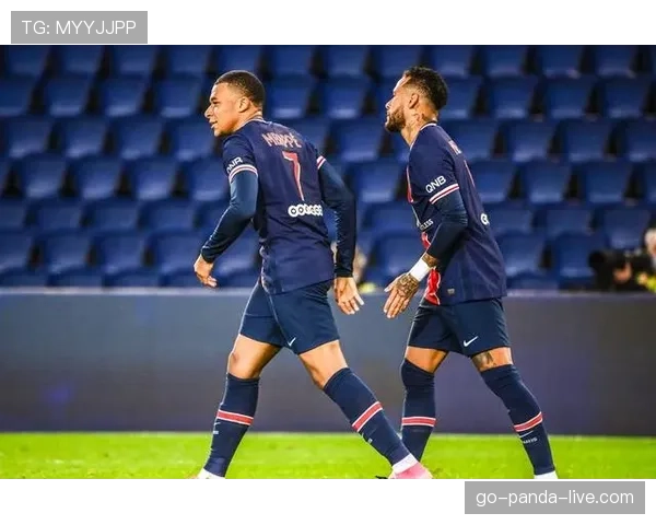 姆巴佩与大罗的速度爆发力对比：跨时代锋线双雄的极限差异